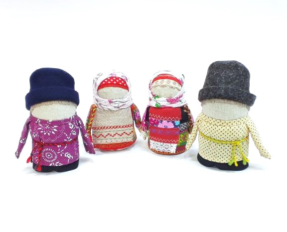 Куклы и игрушки