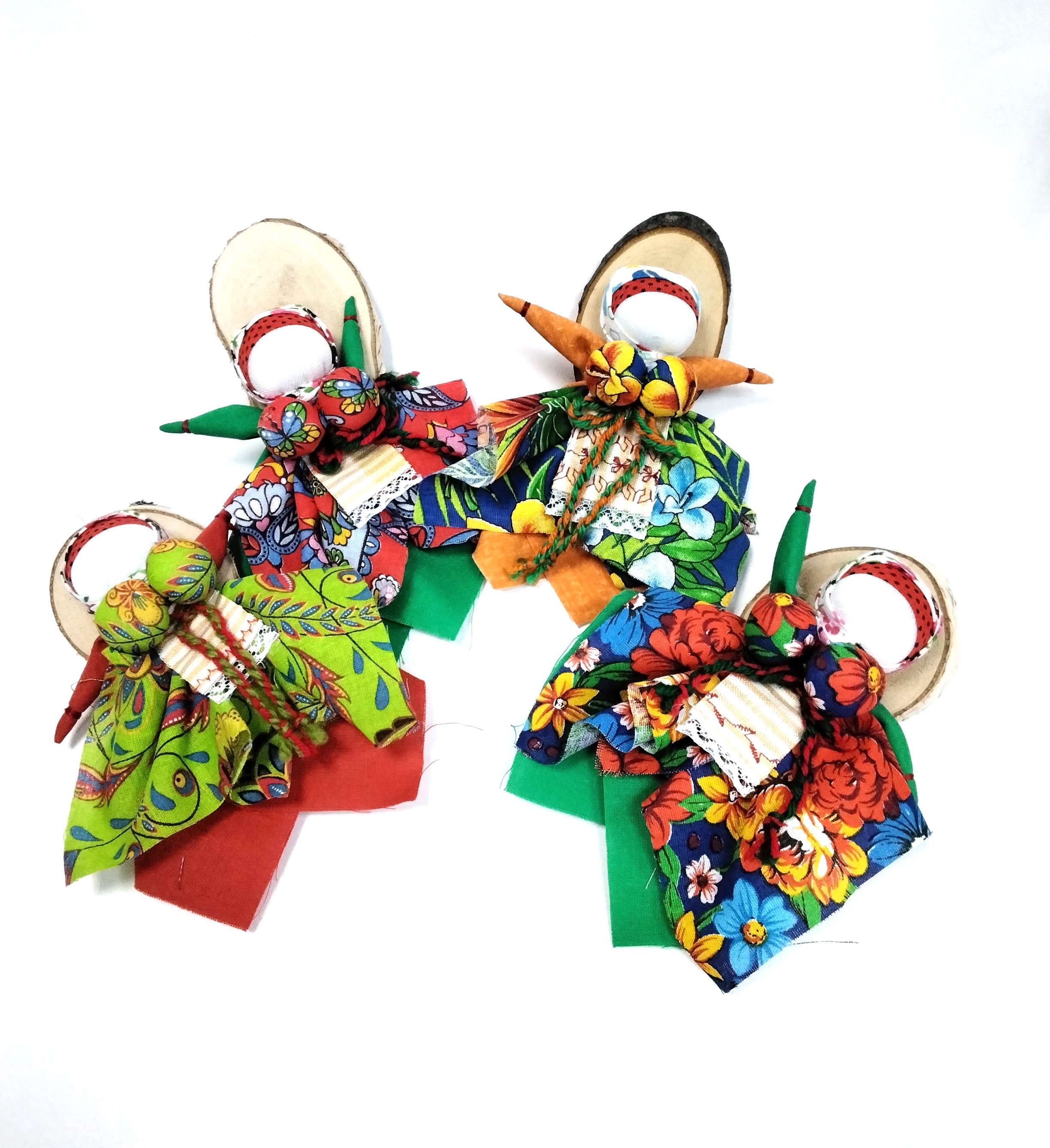 картинка Кукла "Плодородная" на коре